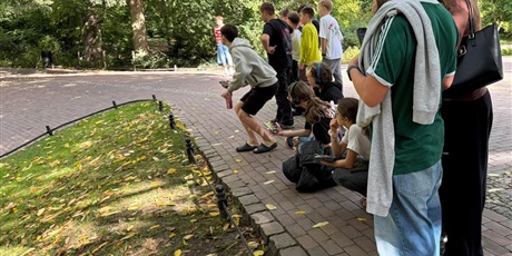 Powiększ grafikę: Klasa 7a na wycieczce.