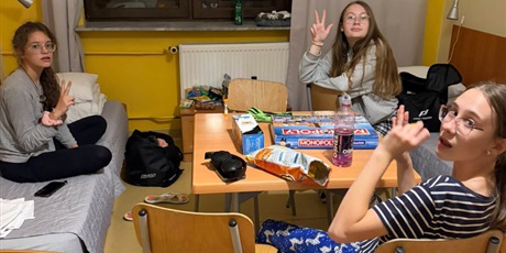 Powiększ grafikę: Klasa 7a na wycieczce.