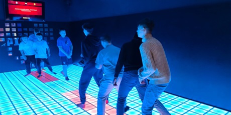 Powiększ grafikę: Klasa 7a podczas wyjścia do Pixel XL