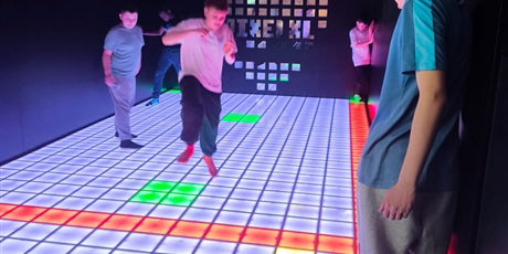 Powiększ grafikę: Klasa 7a podczas wyjścia do Pixel XL