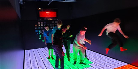 Powiększ grafikę: Klasa 7a podczas wyjścia do Pixel XL