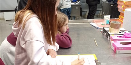 Powiększ grafikę: Uczniowie podczas zajęć