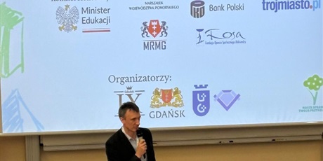 Powiększ grafikę: Konferencja