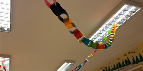 Powiększ grafikę: Dekoracje świąteczne w sali