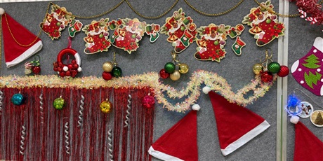 Powiększ grafikę: Dekoracje świąteczne w sali