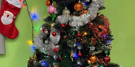 Powiększ grafikę: Dekoracje świąteczne w sali