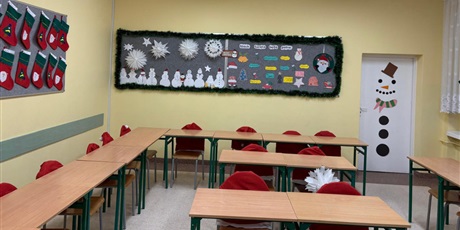 Powiększ grafikę: Dekoracje świąteczne w sali