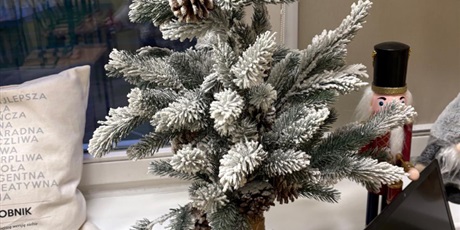 Powiększ grafikę: Dekoracje świąteczne w sali