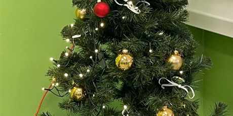 Powiększ grafikę: Dekoracje świąteczne w sali