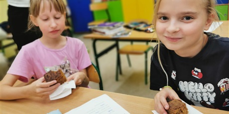 Powiększ grafikę: Uczniowie podczas zajęć