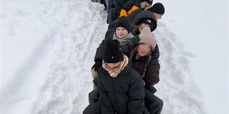 Powiększ grafikę: Klasa na kuligu.