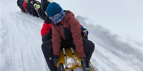 Powiększ grafikę: Klasa na kuligu.