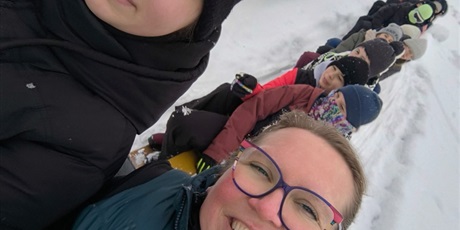 Powiększ grafikę: Klasa na kuligu.