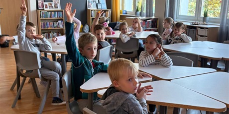 Lekcja biblioteczna dla dzieci z punktu przedszkolnego