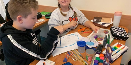 Powiększ grafikę: Uczniowie podczas zajęć