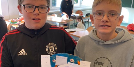 Powiększ grafikę: Uczniowie podczas zajęć