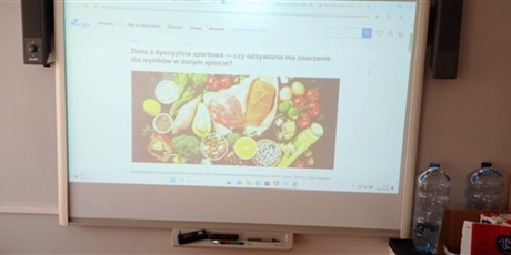 Powiększ grafikę: Lekcja wf-u w pracowni kulinarnej