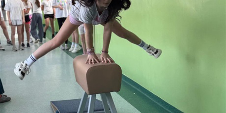 Powiększ grafikę: Lekcja wuefu w 5a