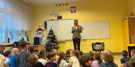 Powiększ grafikę: Magik w naszej szkole