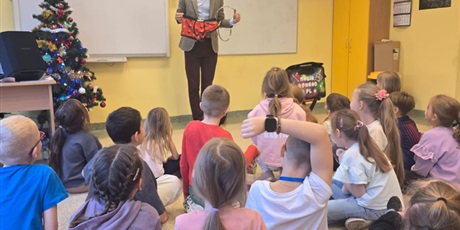 Powiększ grafikę: Magik w naszej szkole