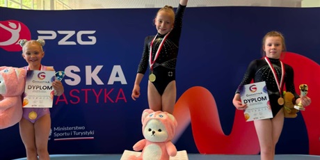 Martyna z klasy 2B z 1. miejscem w VI Ogólnopolskiej Olimpiady Gimnastycznej 