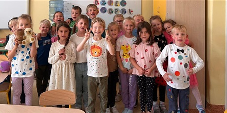 Powiększ grafikę: Międzynarodowy Dzień Kropki w zerówce