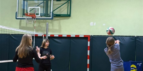 Powiększ grafikę: Dziewczyny podczas turnieju