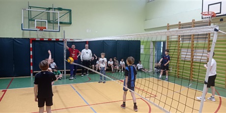 Powiększ grafikę: Turniej sportowy w klasach 4