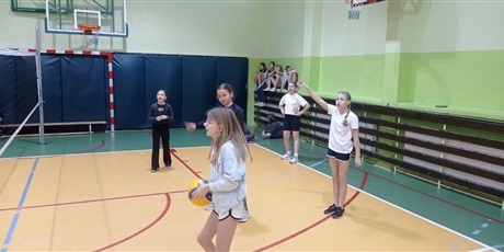 Powiększ grafikę: Turniej sportowy w klasach 4