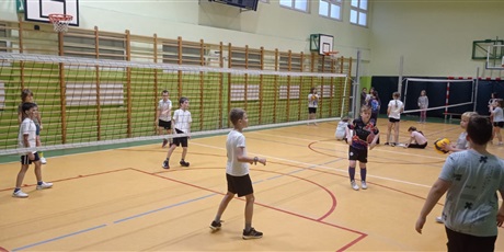 Powiększ grafikę: Turniej sportowy w klasach 4