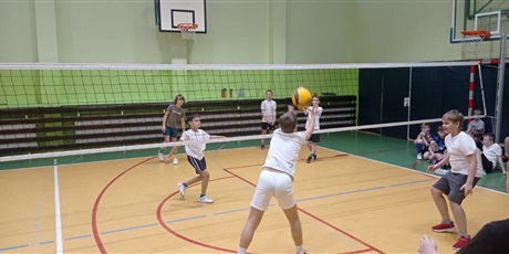 Powiększ grafikę: Turniej sportowy w klasach 4