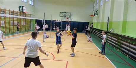 Powiększ grafikę: Turniej sportowy w klasach 4
