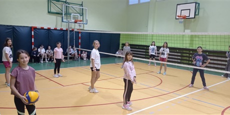 Powiększ grafikę: Turniej sportowy w klasach 4