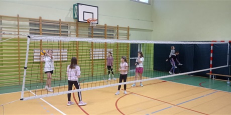 Powiększ grafikę: Turniej sportowy w klasach 4