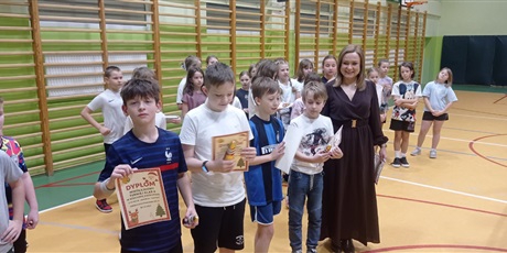 Powiększ grafikę: Turniej sportowy w klasach 4