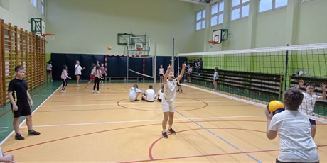 Powiększ grafikę: Turniej sportowy w klasach 4