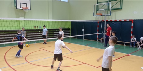 Powiększ grafikę: Turniej sportowy w klasach 4