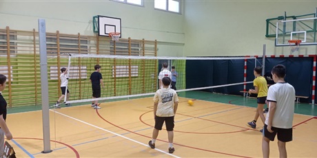 Powiększ grafikę: Turniej sportowy w klasach 7