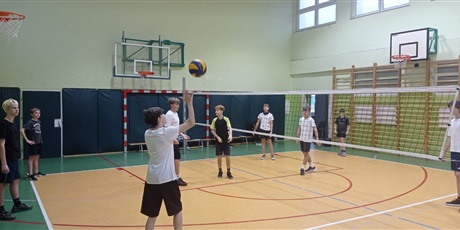 Powiększ grafikę: Turniej sportowy w klasach 7