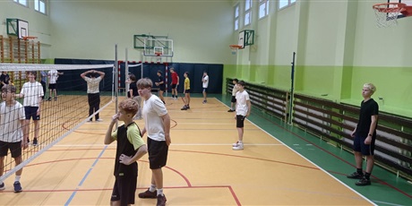 Powiększ grafikę: Turniej sportowy w klasach 7