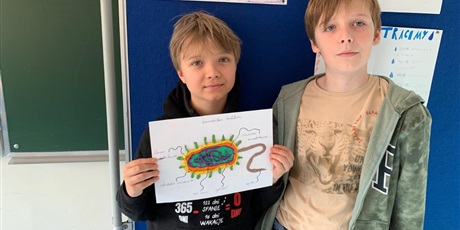 Powiększ grafikę: Uczniowie podczas zajęć