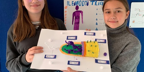 Powiększ grafikę: Uczniowie podczas zajęć