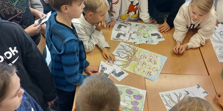 Powiększ grafikę: Uczniowie podczas warsztatów