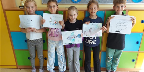 Powiększ grafikę: Uczniowie podczas zajęć