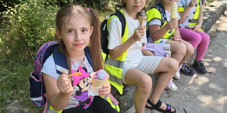 Powiększ grafikę: Wyjście uczniów klas 2 na plażę