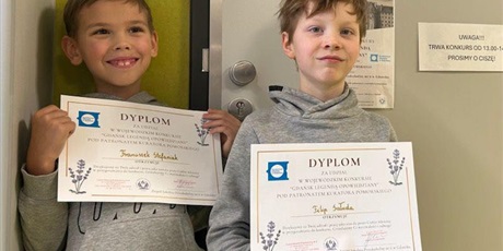 Powiększ grafikę: Uczniowie podczas konkursu