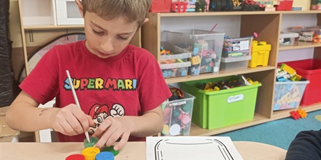 Powiększ grafikę: Dzieci podczas zajęć