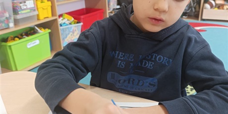 Powiększ grafikę: Dzieci podczas zajęć