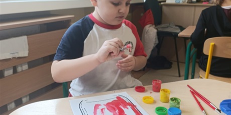 Powiększ grafikę: Dzieci podczas zajęć