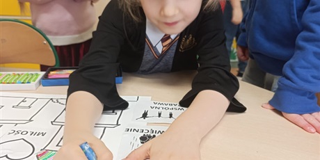 Powiększ grafikę: Dzieci podczas zajęć